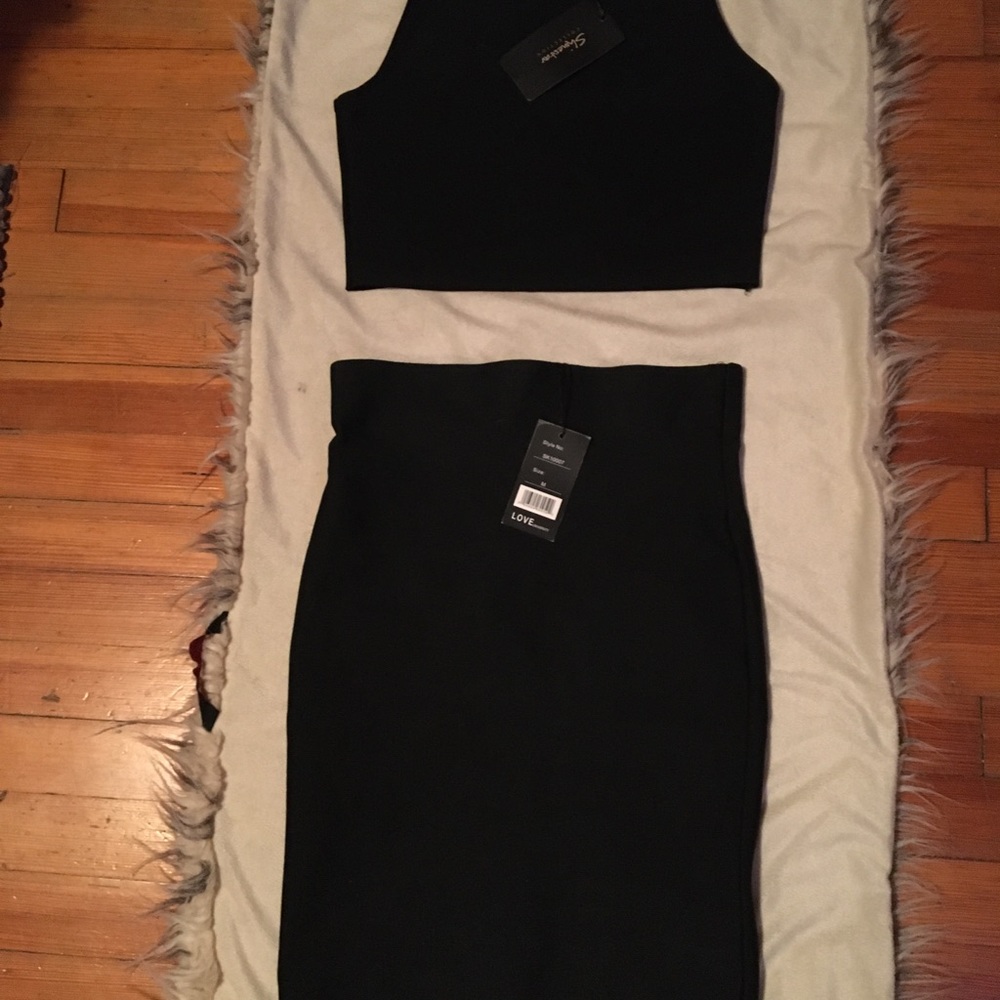 Fitted pencil skirt and short top matching set